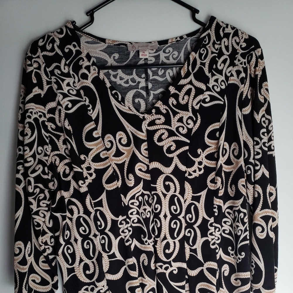 Scroll print V-Neck Fit and Flare Blouse